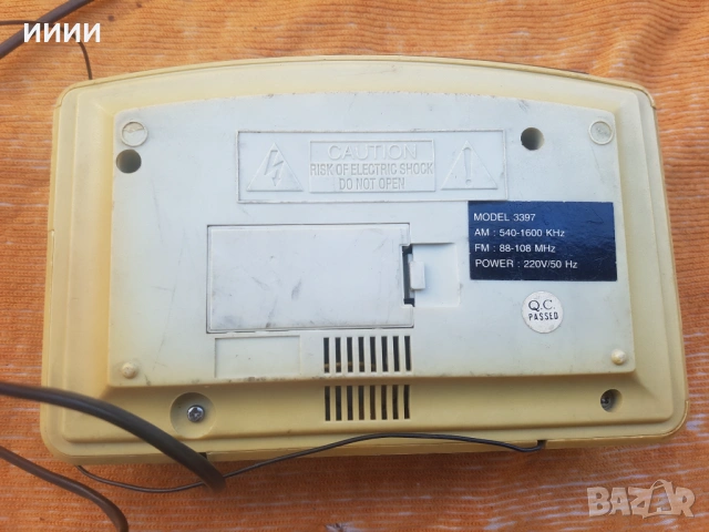 Радио часовник будилник с лампа и аларма BOSS, снимка 3 - Радиокасетофони, транзистори - 53447145