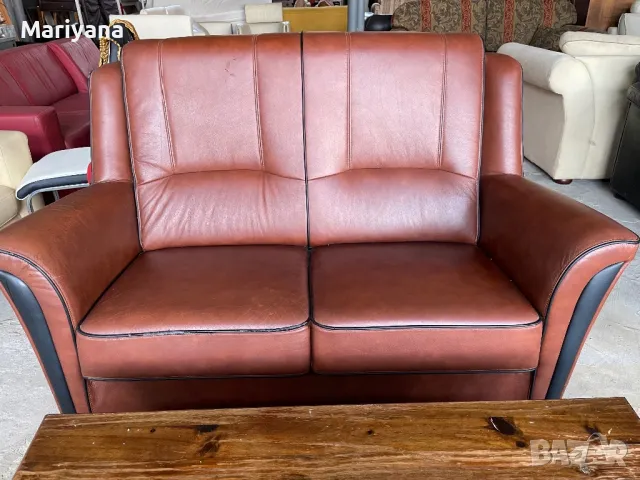 Двуместен кожен диван , снимка 2 - Дивани и мека мебел - 50055695