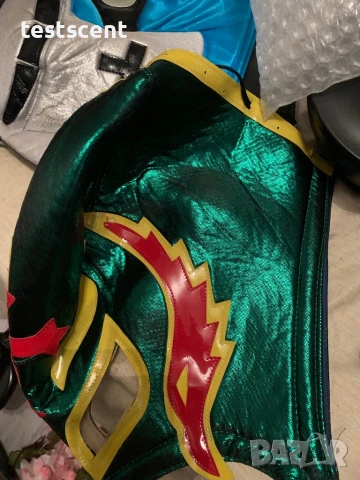 Шампионски пояси WWE World Championship и маски Rey Mysterio Mask на брой belt колан, снимка 8 - Други - 49124225