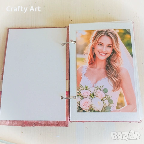 Ръчно изработен албум от рециклирана хартия в червено – за 20 снимки (10x15 см), снимка 2 - Декорация за дома - 53823457