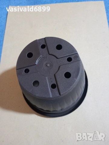 Пластмасова саксия с подложка , снимка 4 - Саксии и кашпи - 53450786