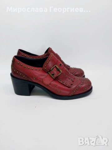 Винтидж италиански дамски обувки с капси, Червени обувки с месингови капси, Размер 39, снимка 2 - Дамски ежедневни обувки - 46412050