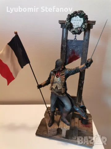 Екшън фигура Assassin's Creed Unity Guillotine Collector's Edition "Лична колекция", снимка 3 - Аксесоари - 47241949