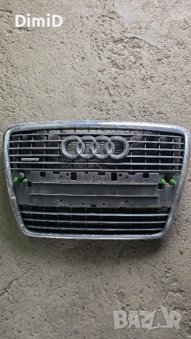 Продавам предна решетка от Ауди А8