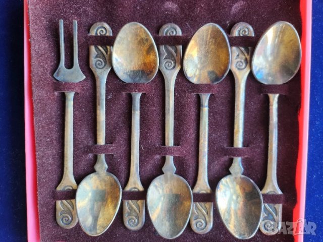 десертен комплект от 6 лъжички + 1 виличка - от мелхиор, позлатени, от СССР