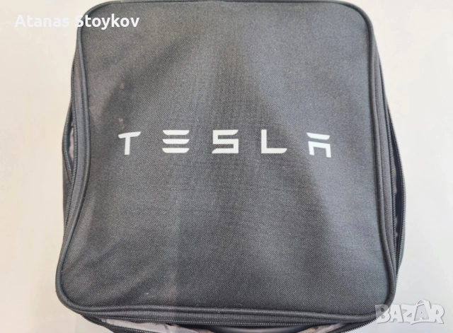 Тесла мобилна зарядна Tesla