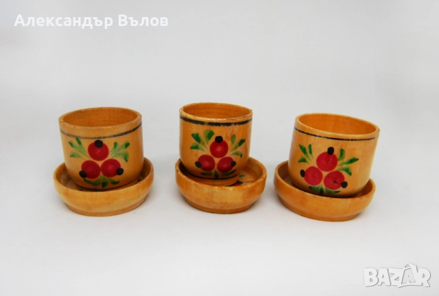 Комплект от Tри Mиниатюрни Дървени Чаши Подложки, снимка 2 - Други ценни предмети - 52622541
