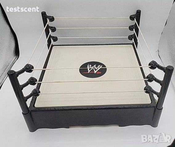 Ринг за играчки Mattel WWE 2010 Money In the Bank Spring Ring Wrestling кеч ринг, снимка 4 - Колекции - 46162987