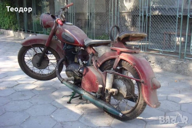 Купувам симсон аво иж ява чз