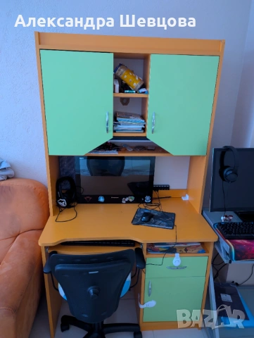 Ученическо бюро с надстройка