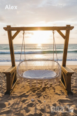 Дизайнерска дървена люлка с макраме.