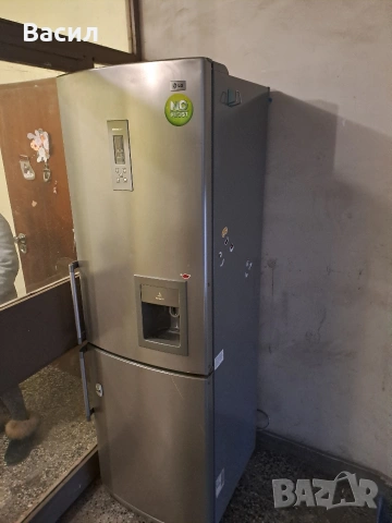 Голям хладилник LG, снимка 2 - Хладилници - 54045953