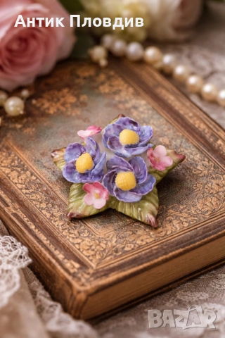 Винтидж брошка Aynsley – английски порцелан с цветя