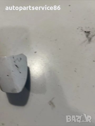 Капачка за дръжката отпред лява, Уайт за Mercedes W212 (2012) A2047600320, снимка 2 - Части - 53887986