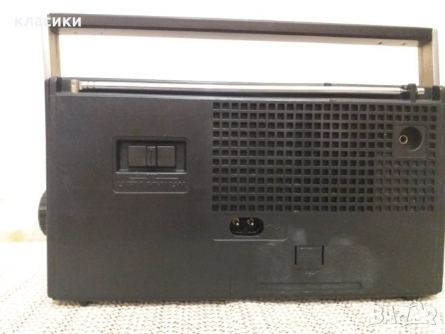 Радио GRUNDIG HIT BOY 310., снимка 7 - Радиокасетофони, транзистори - 52694650