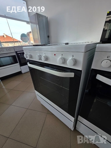 Свободностояща печка с керамични котлони Voss, снимка 2 - Печки, фурни - 53683499