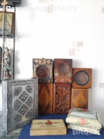 Стари кутии аксесуари за бижута, козметикапари и други предмети