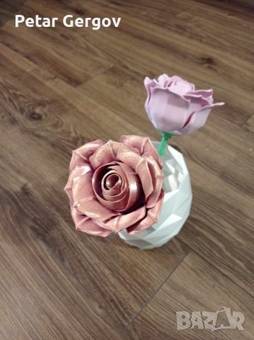 Ваза с рози, снимка 2 - Изкуствени цветя - 45818557