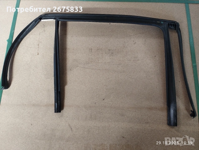 Задно фиксирано триъгълно стъкло за mercedes GLC 300 , снимка 2 - Части - 53835151