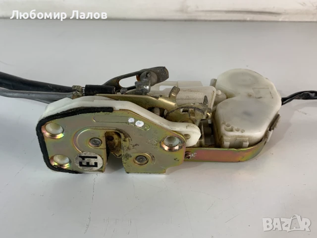 Предна лява брава дръжка Honda CR-V I (95-01)г. , снимка 2 - Части - 50752636