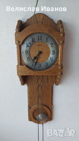 Старинен дървен часовник за стена. Механичен.