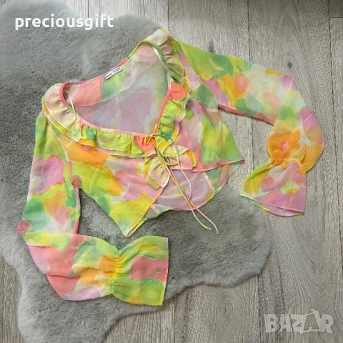 Дамска шарена къса блуза с връзки