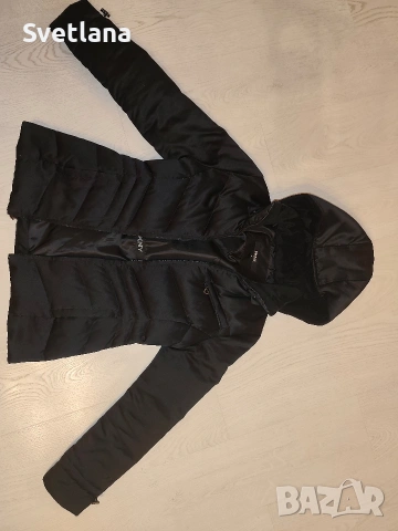 Зимно яке DKNY в класически черен цвят