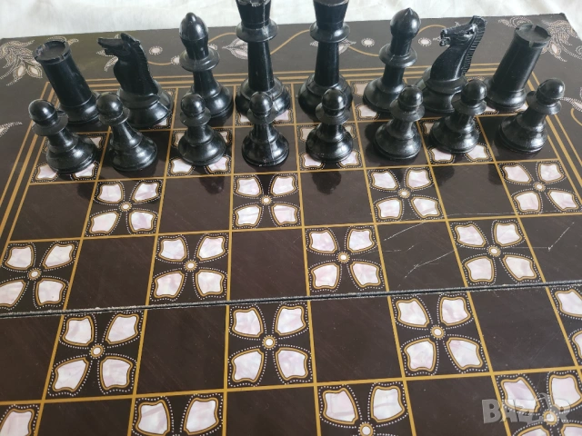 шах и табла - голям 49 х 47,3 см - комплект с фигури/пулове+зарове, снимка 3 - Шах и табла - 53476467