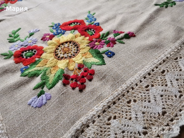Покривка за маса с бродирани флорални елементи , снимка 4 - Покривки за маси - 52668854