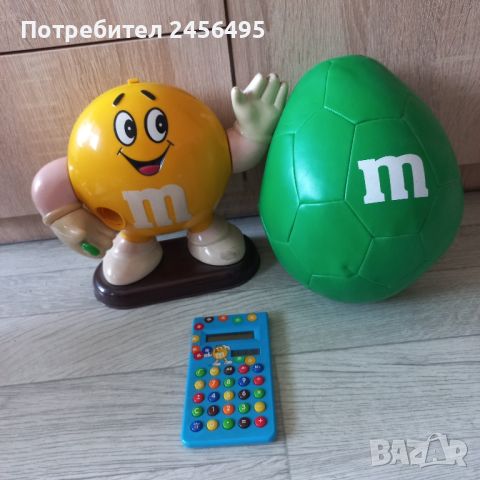 колекционерски диспенсър за бонбони M&M,топка и Елка., снимка 1