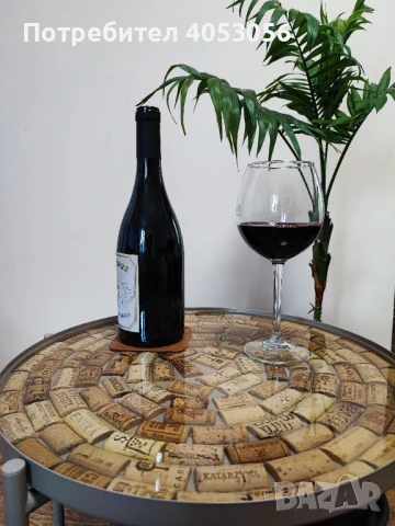 Кръгла маса от винени коркови тапи и епоксидна смола, снимка 2 - Маси - 50544463