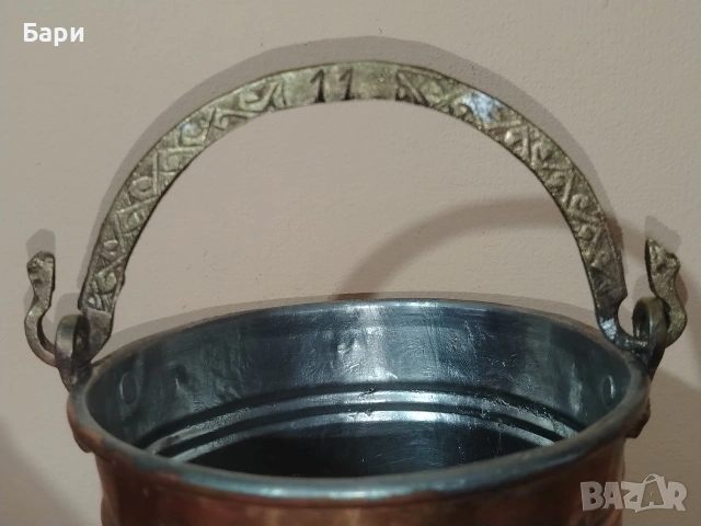 Старо малко котле, бакърче, меден съд,менец,менче, снимка 2 - Антикварни и старинни предмети - 51092660