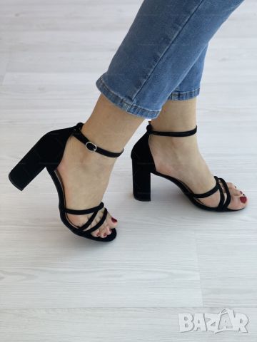Разкош и Удобство: Изискани черни дамски сандали с ток, снимка 2 - Сандали - 45735121