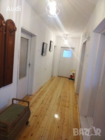 Собственик продава масивна монолитна  двуетажна къща на две плочи с гараж. След основен ремонт на вт, снимка 11 - Къщи - 53612474