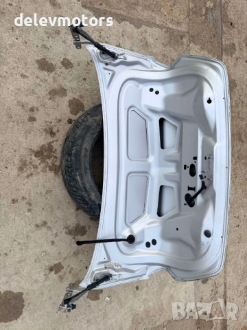 Задна врата, багажник Ford Ka Plus 1.2, 85 ph., 5sp., engine YSKD, 2018, 98 000 km, euro 6B, Форд Ка, снимка 3 - Части - 53665815