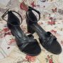 Дамски сандали среден ток в черно 