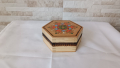 Стара дървена кутия - шестоъгълна с пирография - Българска, снимка 3
