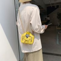 Лачена чантичка Yellow Jacket, снимка 5 - Чанти - 45350264