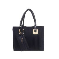 Луксозна дамска чанта от ест. к. със златисти метални елементи в комплект с портмоне 36/26 см, снимка 2 - Чанти - 45873515