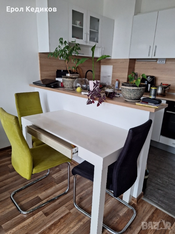 трапезна маса с четири стола, снимка 1