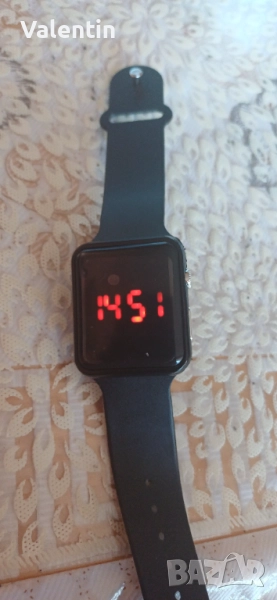 Продавам чисто нов часовник, снимка 1