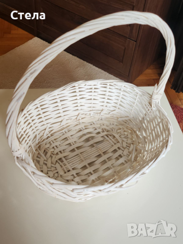 Подаръчна бяла кошница, овална кошница, снимка 1 - Декорация за дома - 44979977