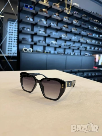 очила с черен обикновен калъф и ув защита christian dior louis vuitton off white , снимка 12 - Слънчеви и диоптрични очила - 51318281