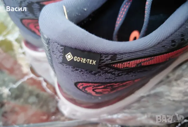 Дамски маратонки Asics с Goretex мембрана, размер 39,5, снимка 3 - Маратонки - 47741462