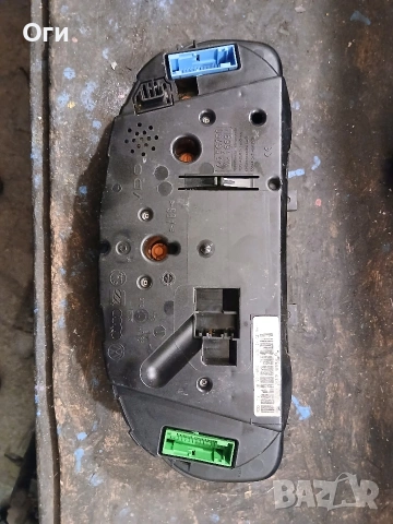 Километражно табло за Фолксваген Пасат В5 3B0 919 880 D, снимка 2 - Части - 54078537