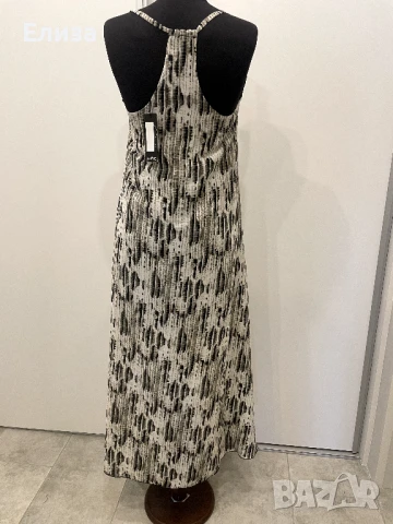 Дамска рокля Boohoo, снимка 2 - Рокли - 50586172