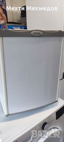 Малък хладилник, снимка 1 - Хладилници - 45428784