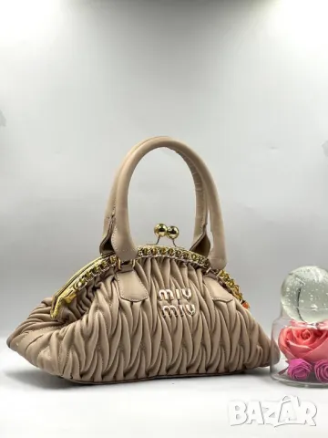 чанти Miu Miu , снимка 13 - Чанти - 49218557