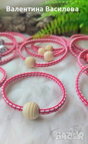 Мартенички за ръка, снимка 3 - Гривни - 53461395