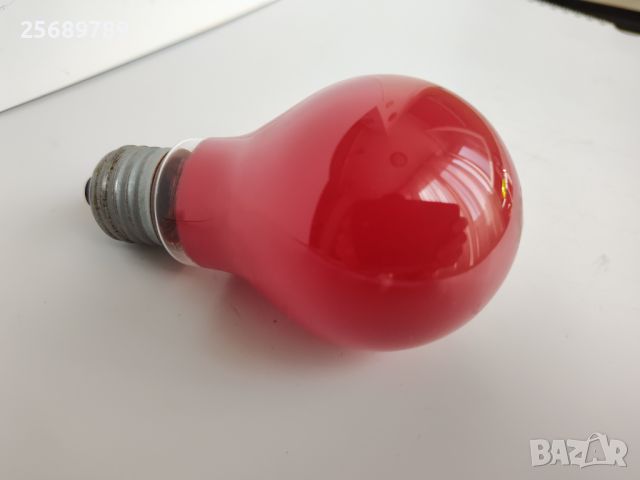 Червена крушка за фотолаборатория, снимка 1 - Чанти, стативи, аксесоари - 46137873